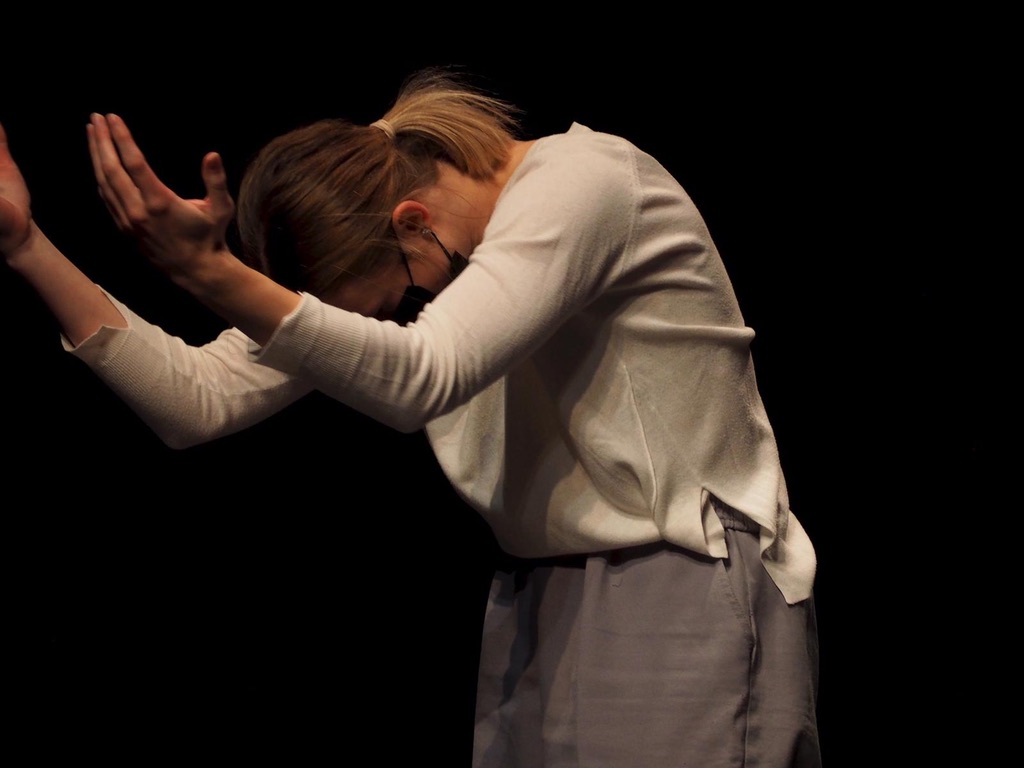 Nina Buholzer - Dance
